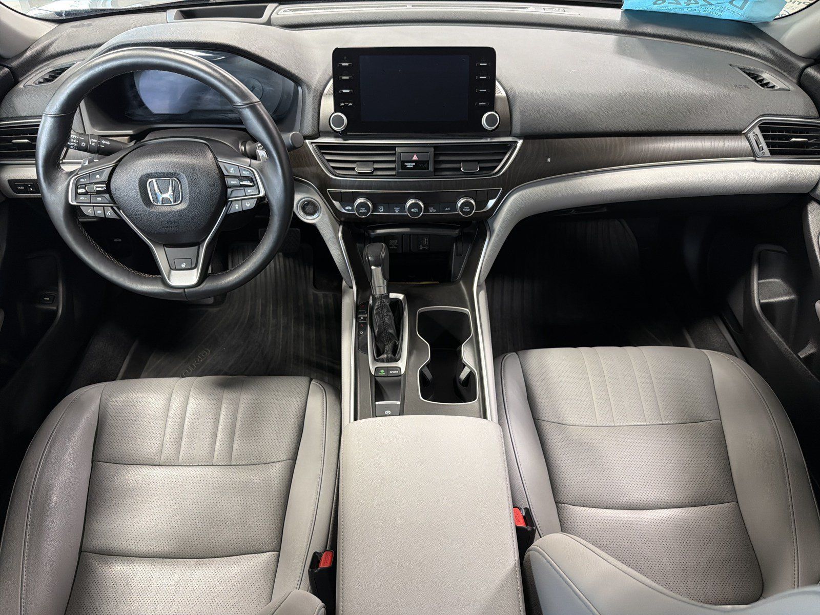 Used 2018 Honda Accord Touring image 10