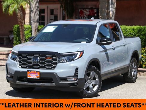 Used 2025 Honda Ridgeline TrailSport image 4