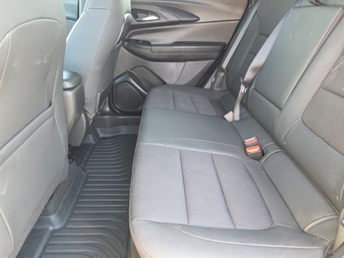 Used 2023 Chevrolet TrailBlazer RS w/ Convenience Package FWD image 9