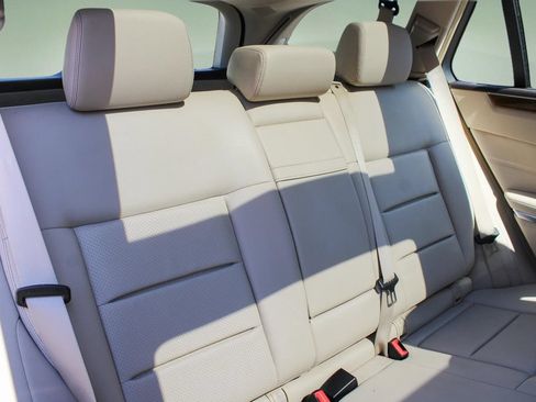 Used 2016 Mercedes-Benz E 350 4MATIC Wagon image 28