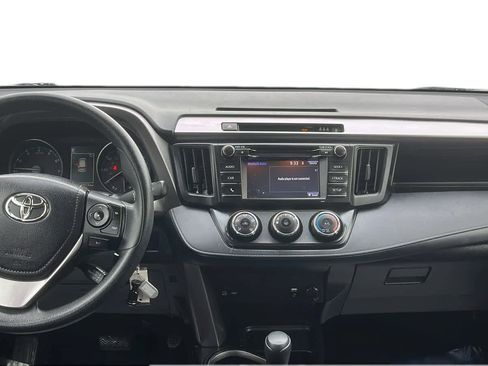 Used 2018 Toyota RAV4 LE image 29