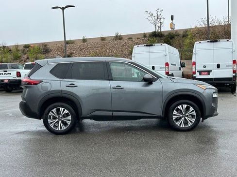 Used 2023 Nissan Rogue SV image 7