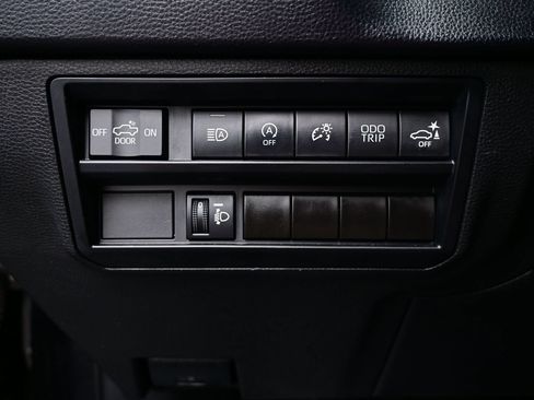 Used 2023 Toyota Tundra SR5 w/ SR5 Convenience Package AWD/4WD image 27