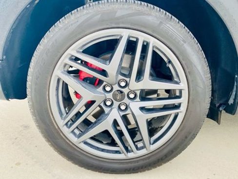 Used 2025 Ford Explorer ST image 10