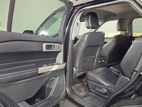 Used 2021 Ford Explorer XLT w/ Equipment Group 202A image 18