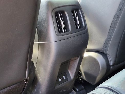 Used 2025 Hyundai Santa Cruz SEL image 16