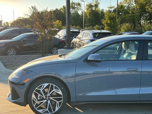 New 2025 Hyundai Ioniq 6 SEL image 7