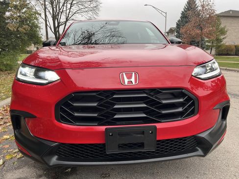 Used 2023 Honda HR-V Sport image 2