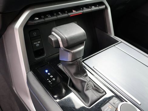 Used 2022 Toyota Tundra Platinum image 34