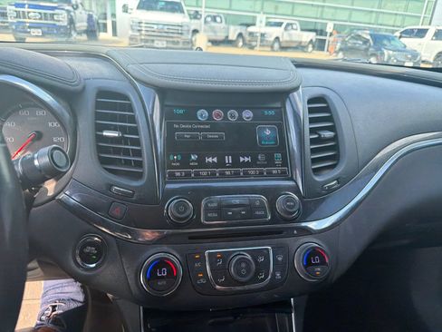Used 2018 Chevrolet Impala Premier FWD image 3