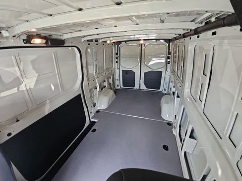 Used 2025 Mercedes-Benz Sprinter 2500 image 14