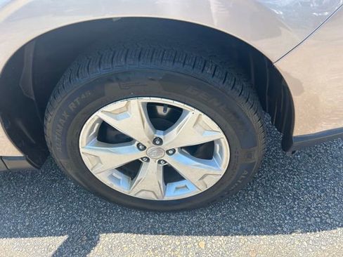 Used 2016 Subaru Forester 2.5i w/ Alloy Wheel Package AWD/4WD image 2