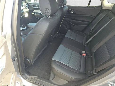 New 2026 Chevrolet Trax LT w/ Sunroof Package image 15