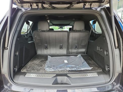 New 2026 Chevrolet Suburban Premier w/ Sun And Tow Package AWD/4WD image 25