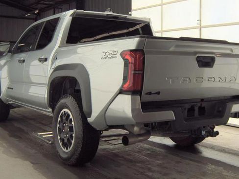 Used 2024 Toyota Tacoma TRD Off-Road AWD/4WD image 4