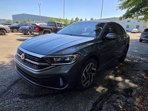 Used 2024 Volkswagen Jetta SEL FWD image 4