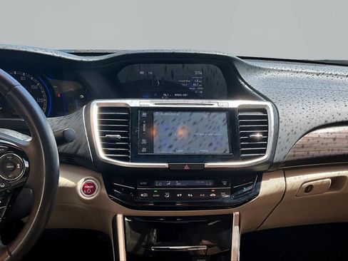 Used 2017 Honda Accord EX-L image 6