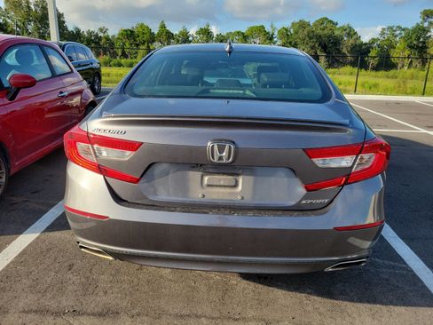 Used 2018 Honda Accord Sport image 9
