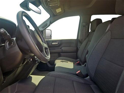 Used 2025 Chevrolet Silverado 2500 Custom w/ Custom Value Package image 9