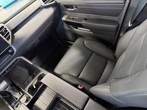 Used 2025 Toyota Tundra Limited image 15