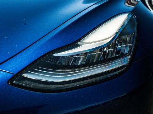 Used 2020 Tesla Model 3 Standard Range Plus RWD image 7