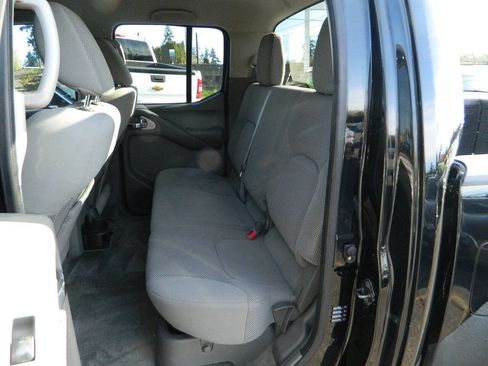 Used 2012 Nissan Frontier SV image 14