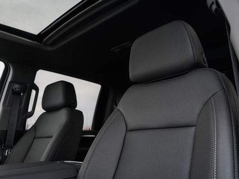 New 2026 GMC Sierra 2500 SLT w/ SLT Premium Package image 18