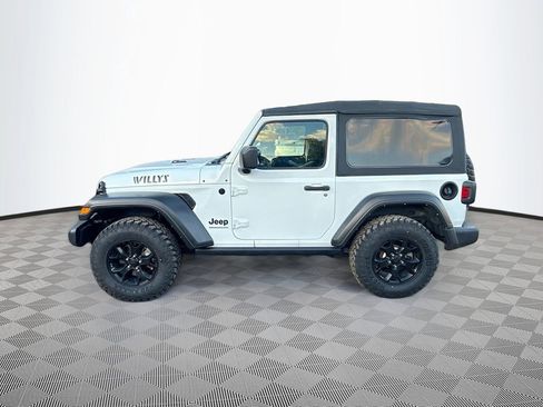 Used 2022 Jeep Wrangler Sport image 9