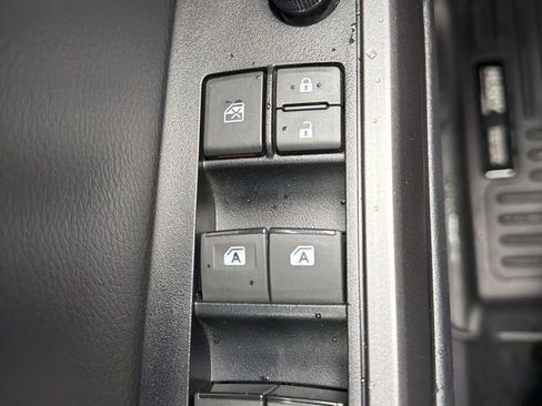 Used 2022 Toyota Tacoma TRD Off-Road AWD/4WD image 6