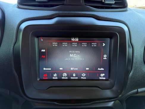 Used 2018 Jeep Renegade Latitude w/ Popular Equipment Group AWD/4WD image 22