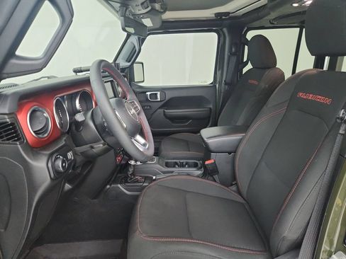 Used 2023 Jeep Wrangler Unlimited Rubicon w/ Cold Weather Group AWD/4WD image 20
