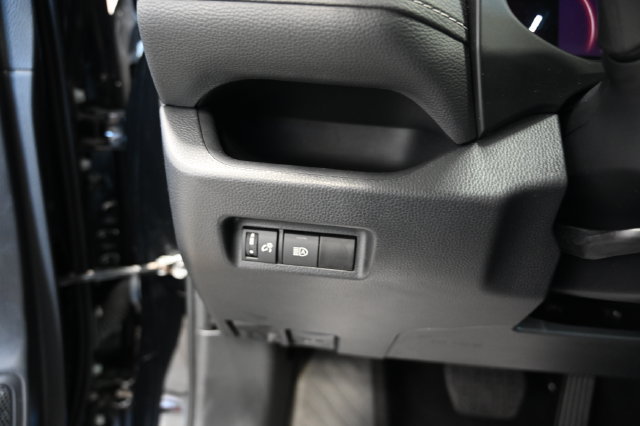 Used 2024 Toyota RAV4 XLE AWD/4WD image 25