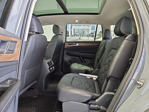 New 2026 Volkswagen Atlas SE FWD image 14