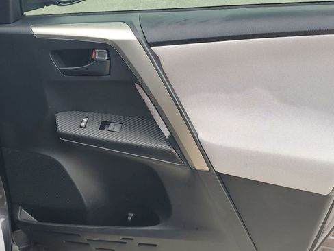 Used 2014 Toyota RAV4 LE image 41