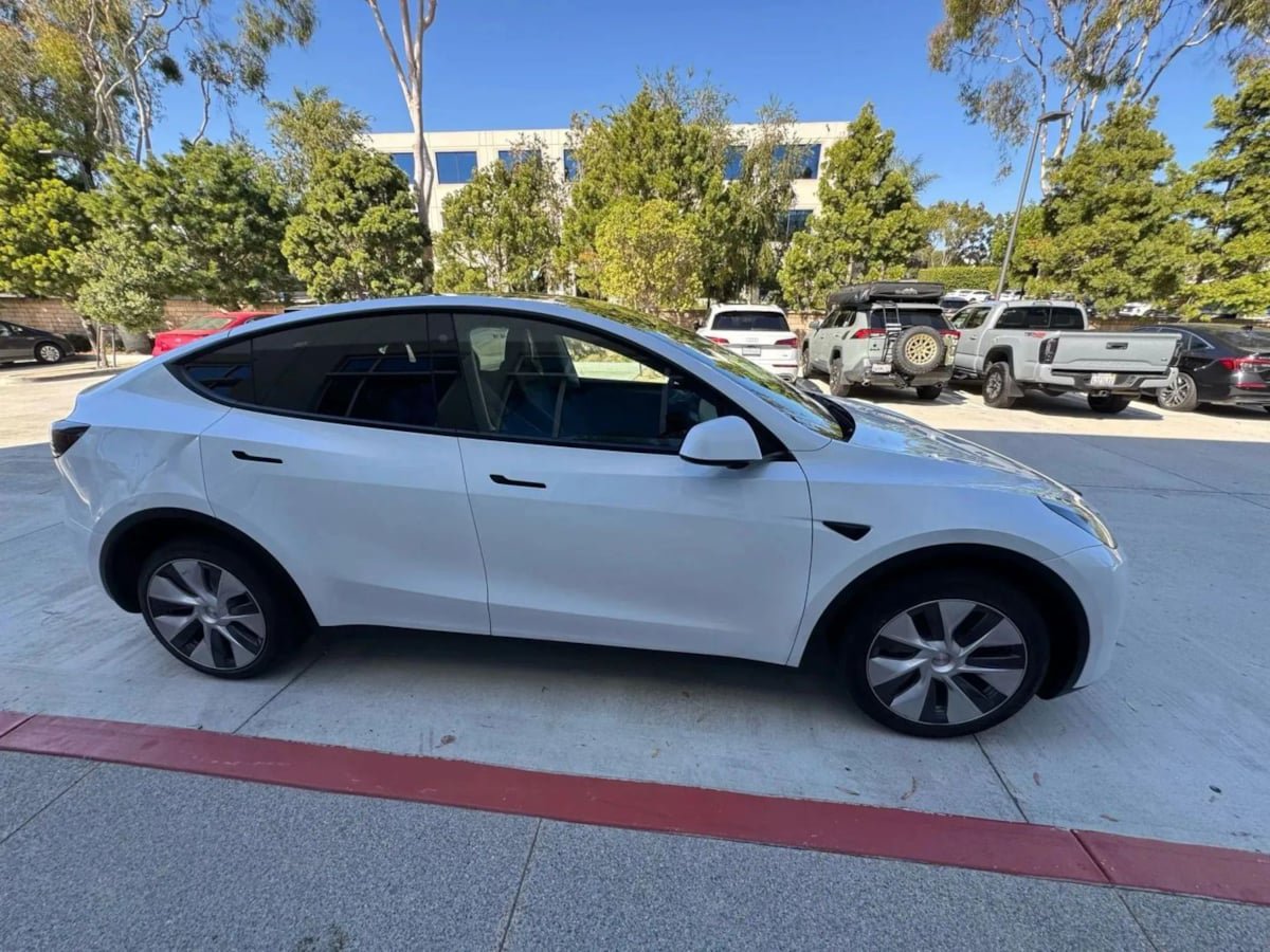 Used 2023 Tesla Model Y Long Range AWD/4WD image 8