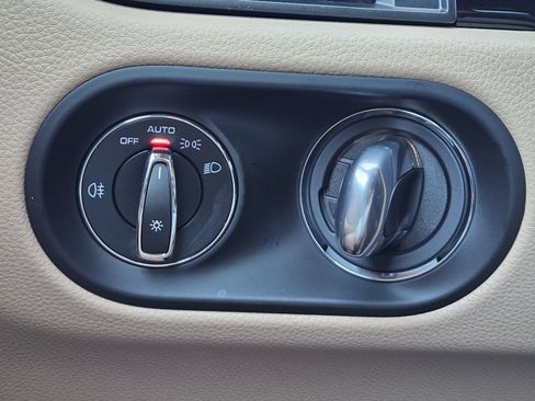 Certified 2025 Porsche Macan image 21