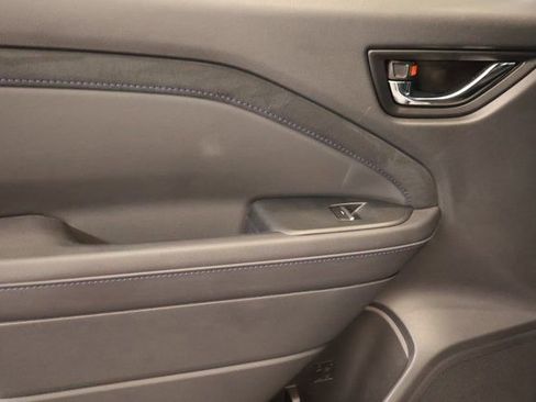 Certified 2025 Subaru Forester Limited image 29