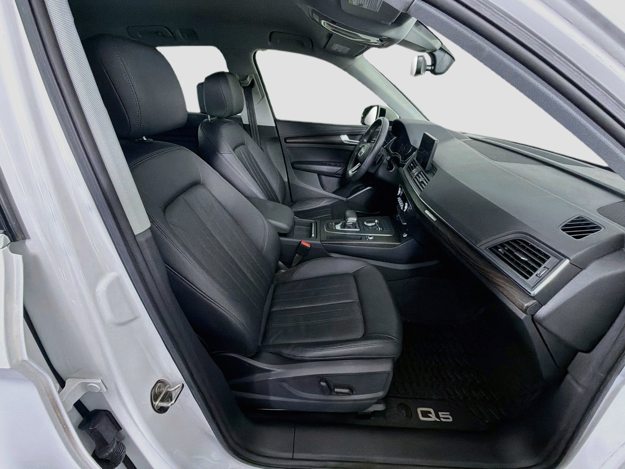 Used 2019 Audi Q5 2.0T Premium AWD/4WD image 32