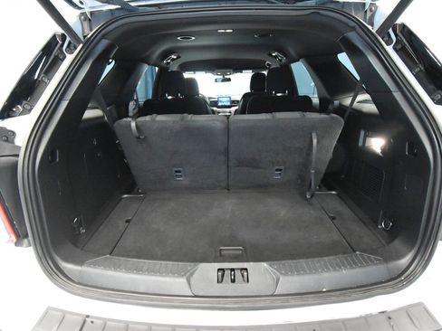 Used 2020 Ford Explorer XLT image 27