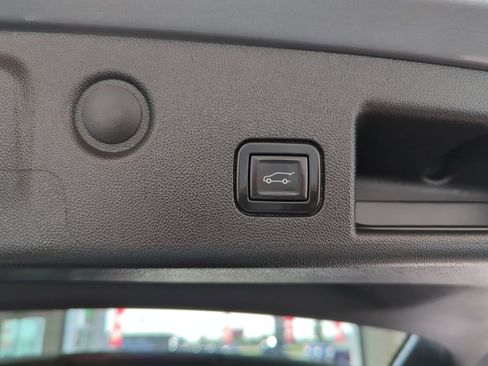 Used 2023 Chevrolet Equinox LT image 8