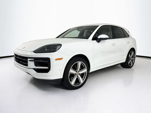Certified 2024 Porsche Cayenne AWD/4WD image 1