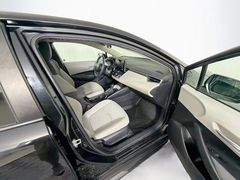 Used 2021 Toyota Corolla L FWD image 29