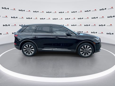 Used 2022 Lincoln Corsair Reserve w/ Elements Package FWD image 9