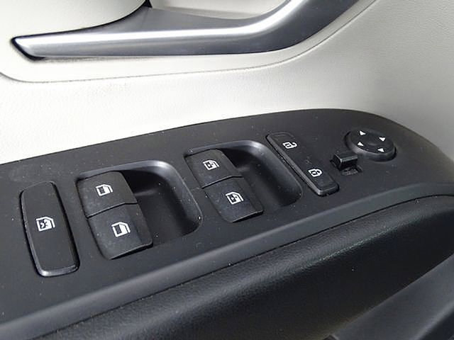 Used 2023 Hyundai Tucson SEL FWD image 16