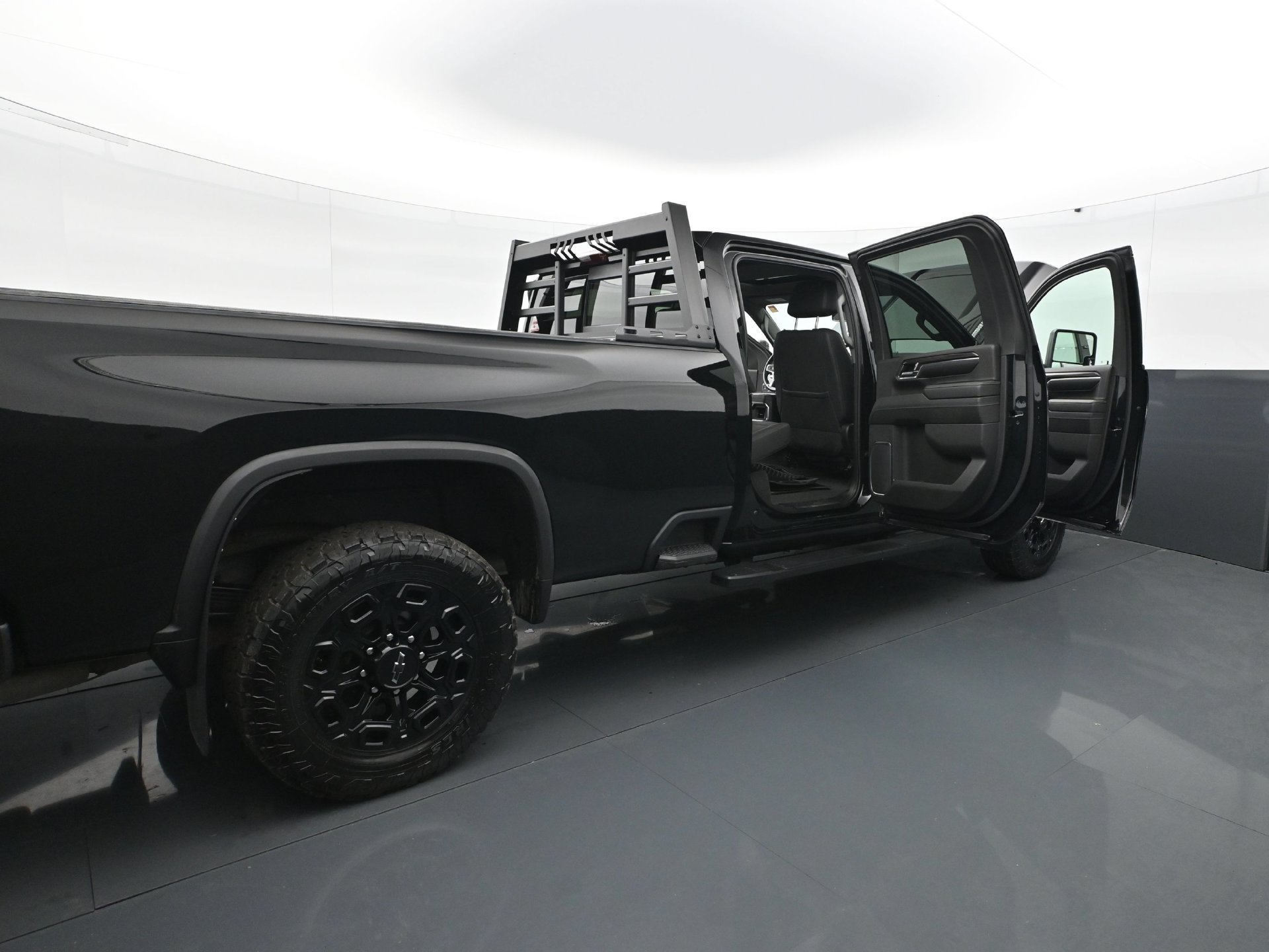 Used 2024 Chevrolet Silverado 2500 LTZ w/ LTZ Plus Package AWD/4WD image 35