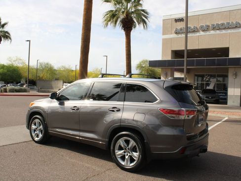 Used 2016 Toyota Highlander Limited w/ Driver Technology Package image 3