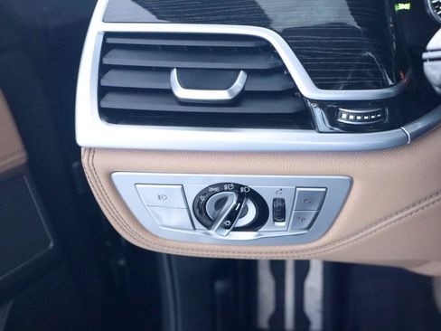 Used 2017 BMW 740i RWD image 27