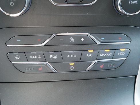 Used 2019 Ford Edge SEL w/ Equipment Group 201A AWD/4WD image 23