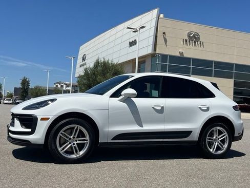 Used 2024 Porsche Macan AWD/4WD image 2
