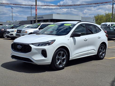 Used 2023 Ford Escape ST-Line w/ Tech Pack #1 FWD image 1